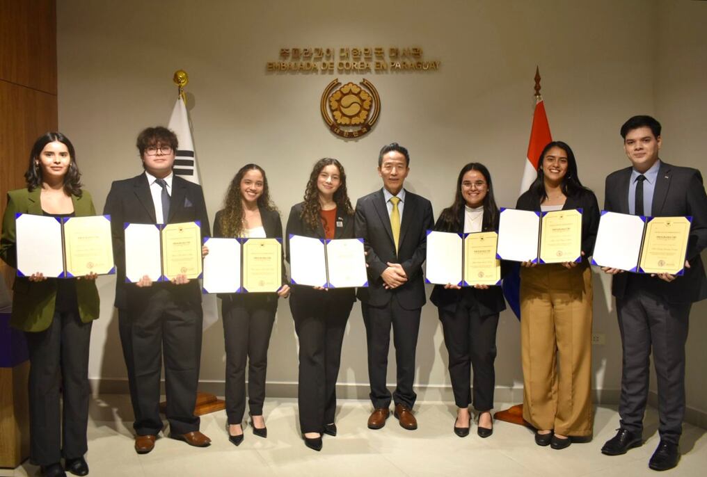 La embajada coreana presentó la segunda edición del programa URI con los jóvenes seleccionados. Foto: Gentileza