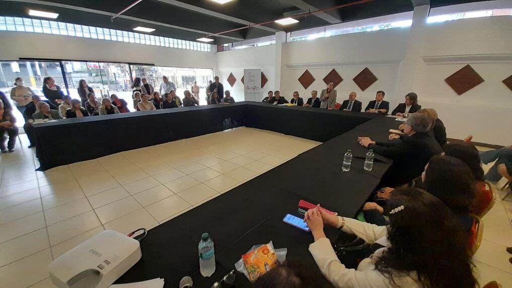 En el Salón de Eventos del Centro de Convenciones Mariscal fue instalada la Comisión Nacional de la Lectura. Foto: CMG/NM