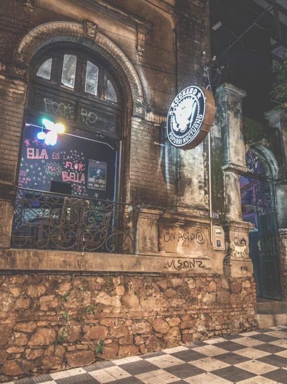 Fachada de Rockero Popurrí Nocturno. Foto: Gentileza