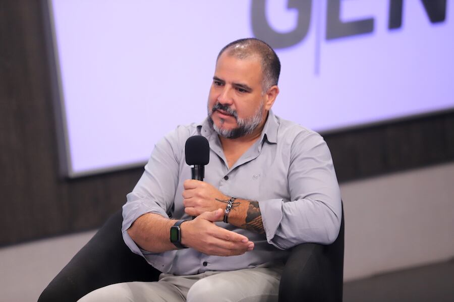 El doctor Carlos Morínigo denunció que este viernes registraron la desaparición de todas las evidencias, documentos archivos digitales y físicos relacionados a la denuncia de estafa en el IPS. Foto: Archivo