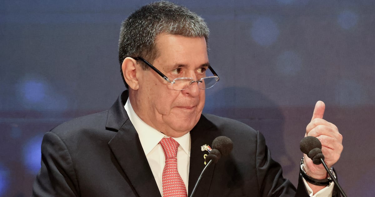 Las tres fuerzas a las que enfrentó Cartes: “Se consolidó como líder político”