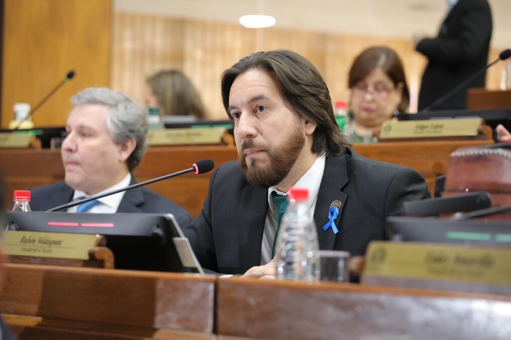 El senador Rubén Velázquez manifestó que aún persiste la falta de debate necesario de proyectos en la Cámara Alta. Foto: Gentileza