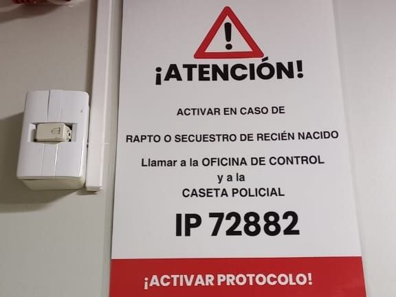 Alarma de alerta instalada dentro de la institución. Foto: IPS