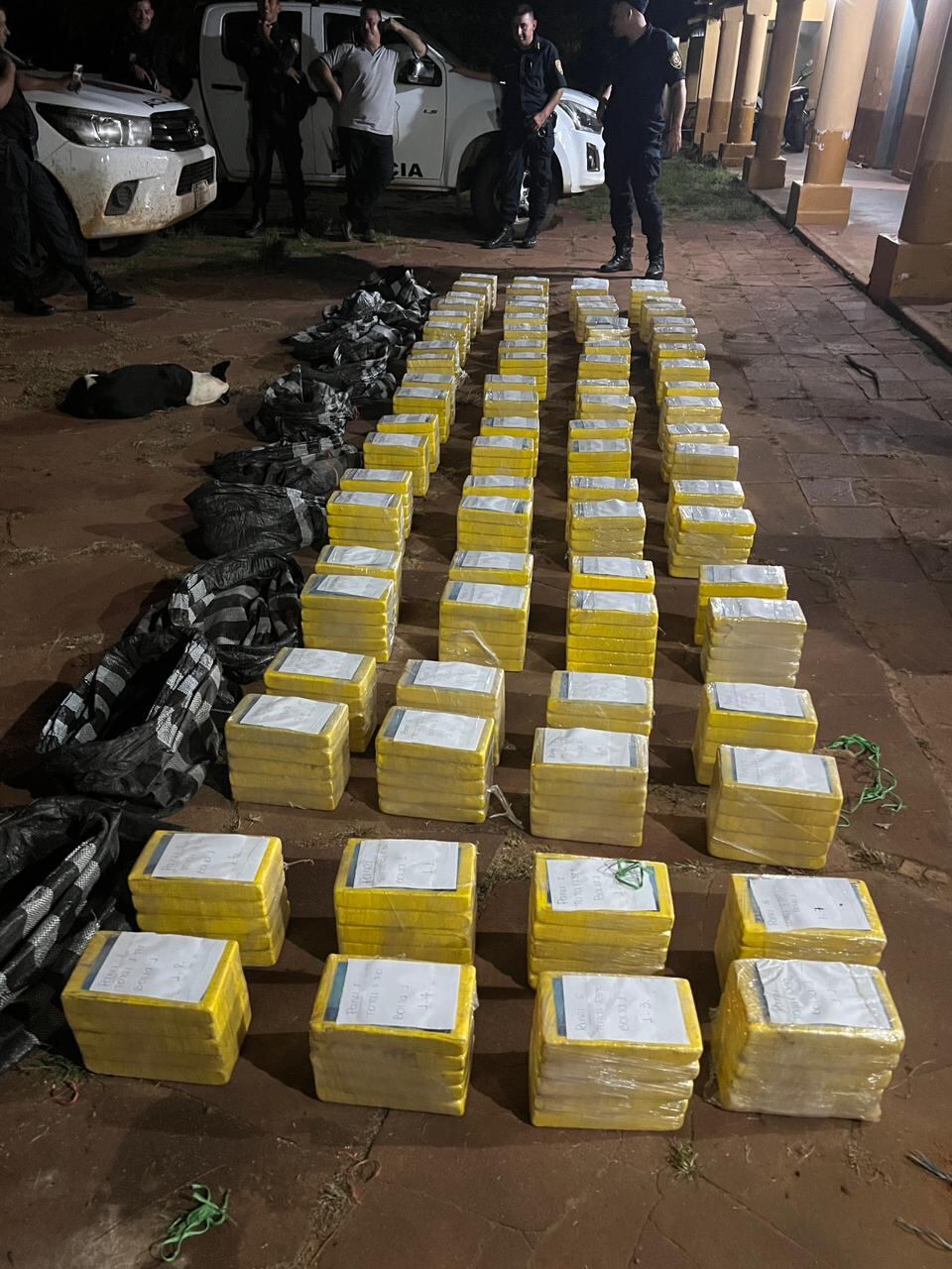 La carga de droga incautada fue trasladada desde Misiones hasta Asunción en la mañana de este lunes. Foto: Gentileza 