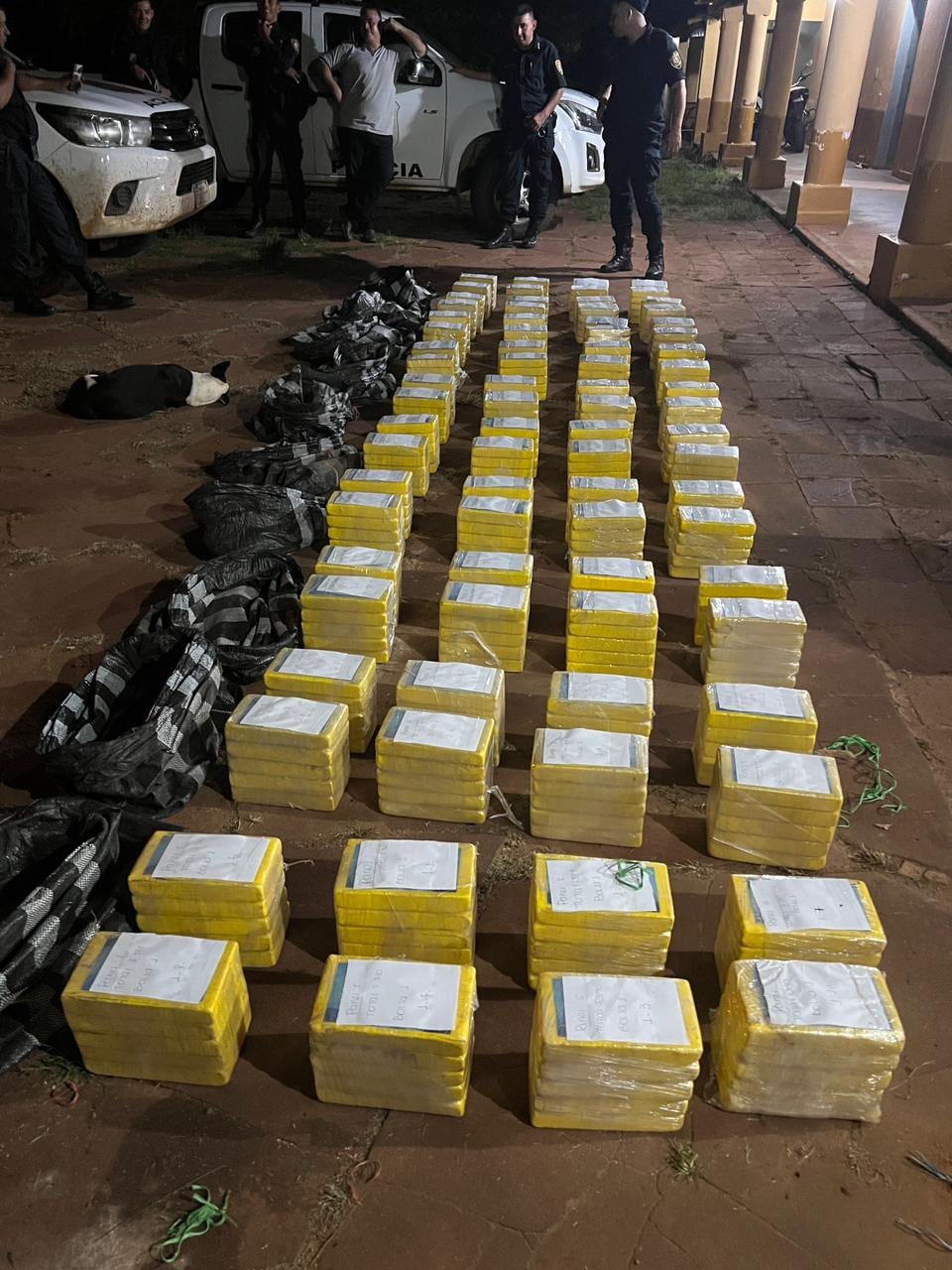 La carga de droga incautada fue trasladada desde Misiones hasta Asunción en la mañana de este lunes. Foto: Gentileza
