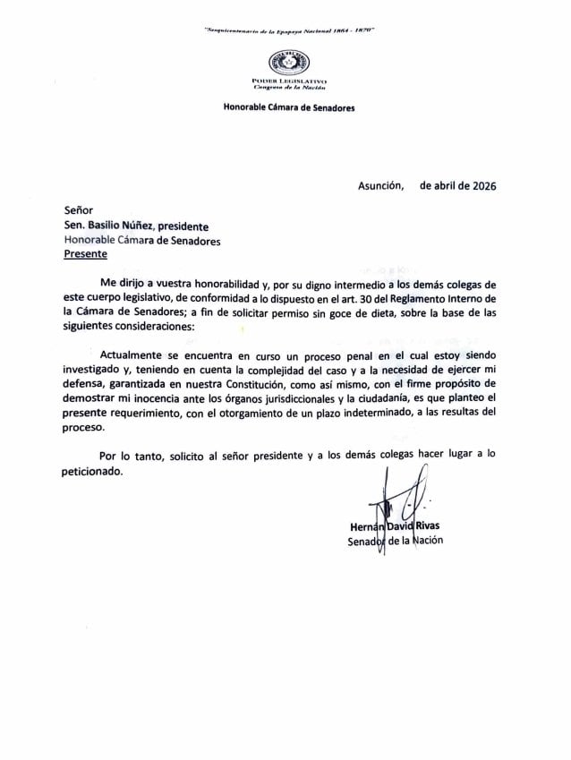 Hernán Rivas pide permiso en el Senado en medio de polémica por su título