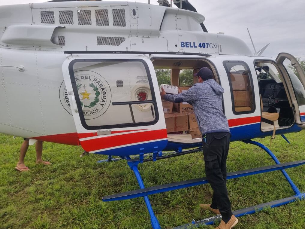 El presidente Santiago Peña dispuso que el avión presidencial fuera empleado para el traslado de medicamentos al Chaco. Foto: @MDN_PY