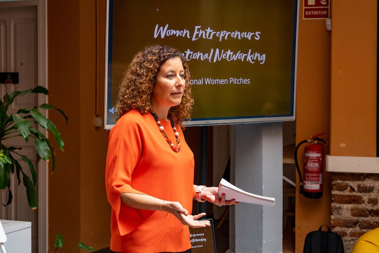 Rosa Grimaldi, al frente de How To Love Paraguay. Foto: Gentileza