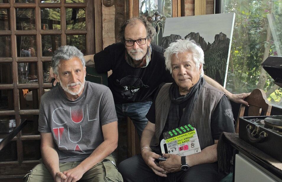 Maximiliano González, Luis Sartor y Víctor Heredia en la grabación del documental “Quiero volverme tiempo. Víctor Heredia y Latinoamérica”. Foto: Gentileza