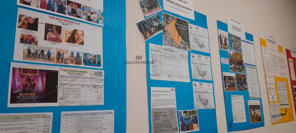 Exposición de esquemas de supuestos hechos de corrupción en la administración municipal, en el local de la Contraloría Ciudadana. Foto: Dolly Galeano 