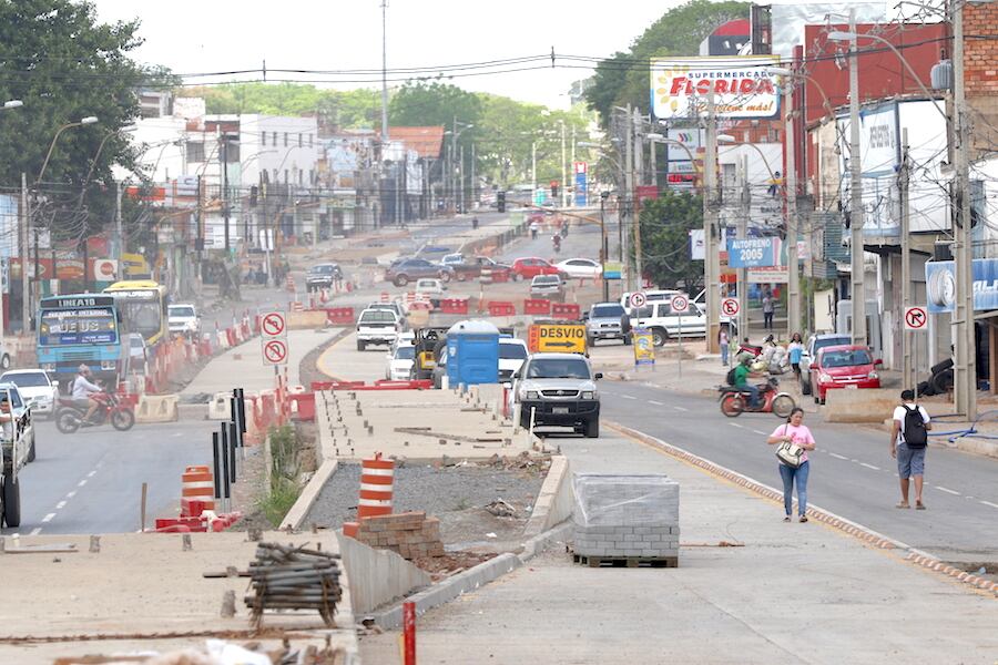 El senador Gustavo Leite sostuvo que con el sobreseiminto provisorio del exministro Jiménez Gaona, se demuestra que la suspensión del Metrobus fue un capricho de Marito para agradar al diario ABC color. Foto: Gentileza
