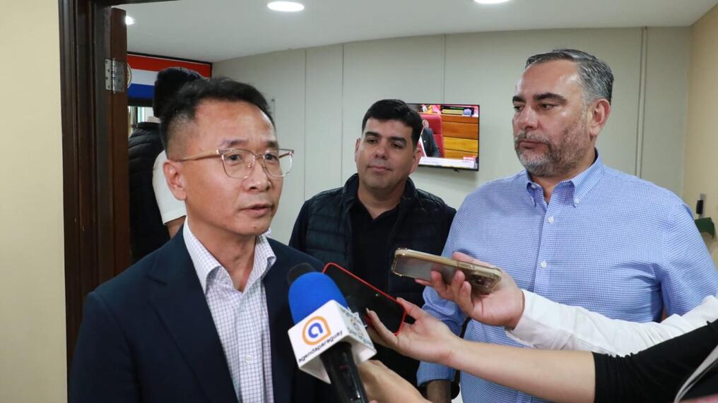 El Ejecutivo tomó la decisión de cancelar la visa de arribo y requerir a Xu Wei que abandone Paraguay tras instigar el rompimiento de las relaciones bilaterales con Taiwán. Foto: Gentileza