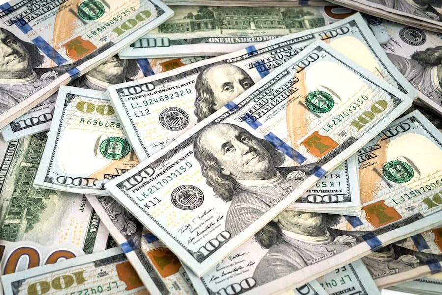 A nivel local, la cotización del mercado minorista bajó de G. 7.900, precio promedio de las últimas semanas. Foto: Ilustrativa 