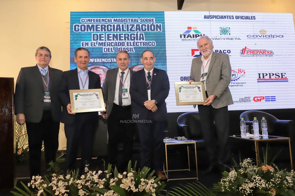 Los expositores fueron los ingenieros Walfrido Avila y Guilherme Avila, presidente y CEO de la empresa. Foto: Roberto Zarza