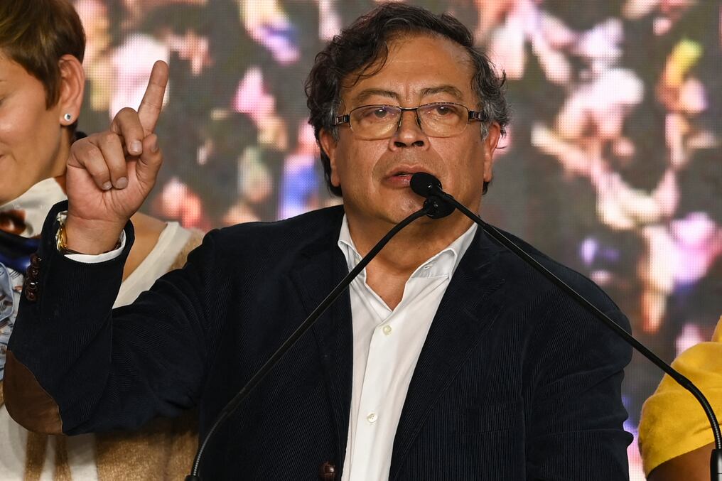 El mandatario colombiano anunció el incremento del salario a través de un decreto. Foto: AFP