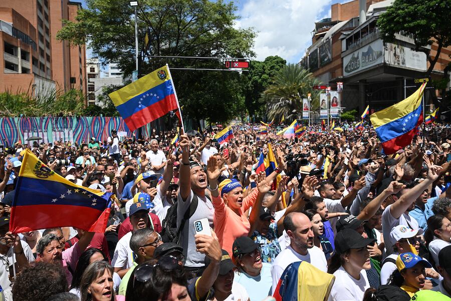 Nicolás Maduro asegura que triunfó en unas elecciones en las que trampeó a un pueblo ilusionado al que volvió a engañar. Foto: AFP