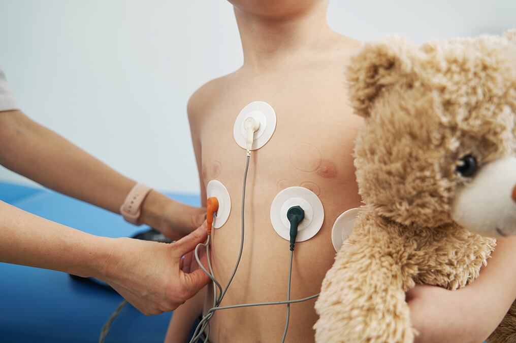 Cuando afecta al corazón específicamente, puede producir una inflamación del músculo cardiaco que se llama miocarditis y esto puede afectar gravemente la función del corazón. Foto: Gentileza