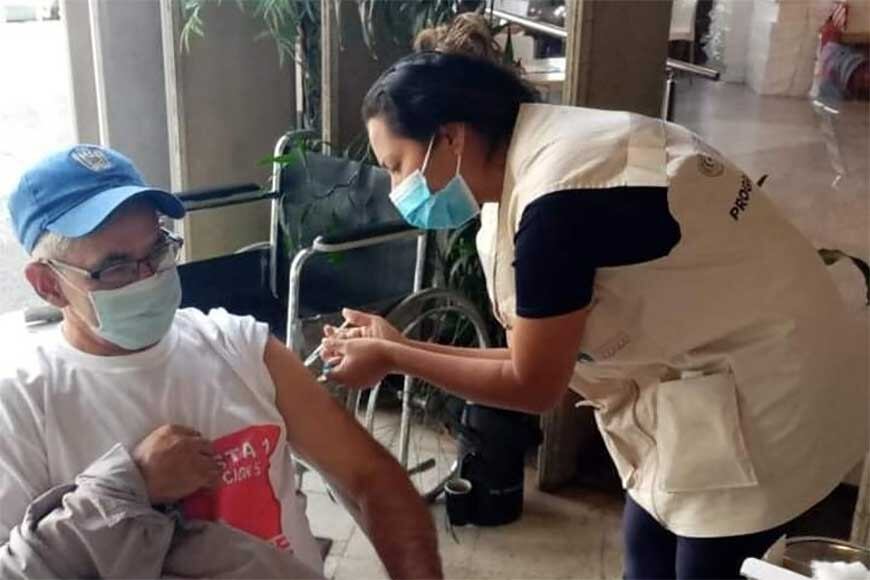 Son nueve licenciados en enfermería y un licenciado en radiología los que se suman al plantel de profesionales de la cartera sanitaria. Foto: Gentileza