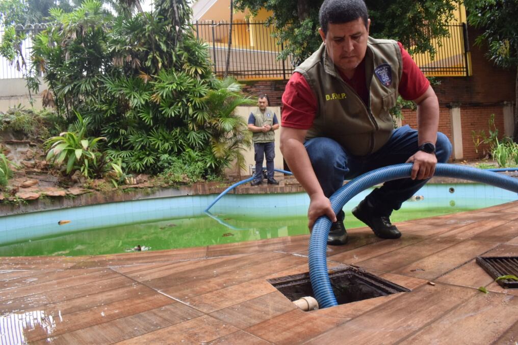 Semanalmente, el municipio asunceno recibe entre 60 a 70 denuncias de viviendas en estado de abandono. Foto: Gentileza 