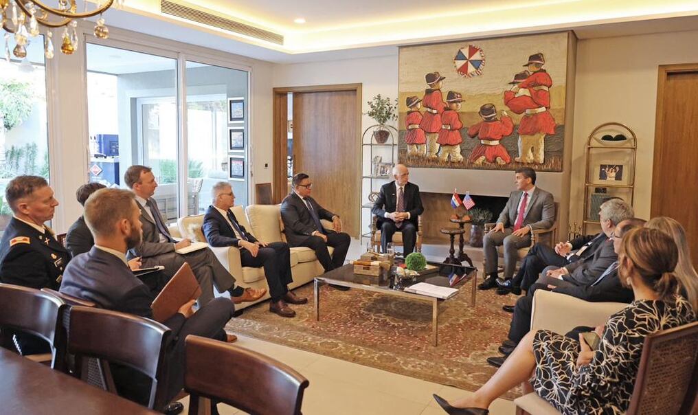 La reunión entre Santiago Peña y los congresistas norteamericanos se dio por la tarde de este domingo en la residencia del presidente electo. Foto: Gentileza