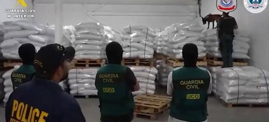 Óscar Orué, titular del Dnit, informó que el procedimiento de incautación de 4 toneladas de cocaína en Barcelona, se realizó a través de un trabajo conjunto entre la Policía de Paraguay y la Policía de España. Foto: Captura de pantalla