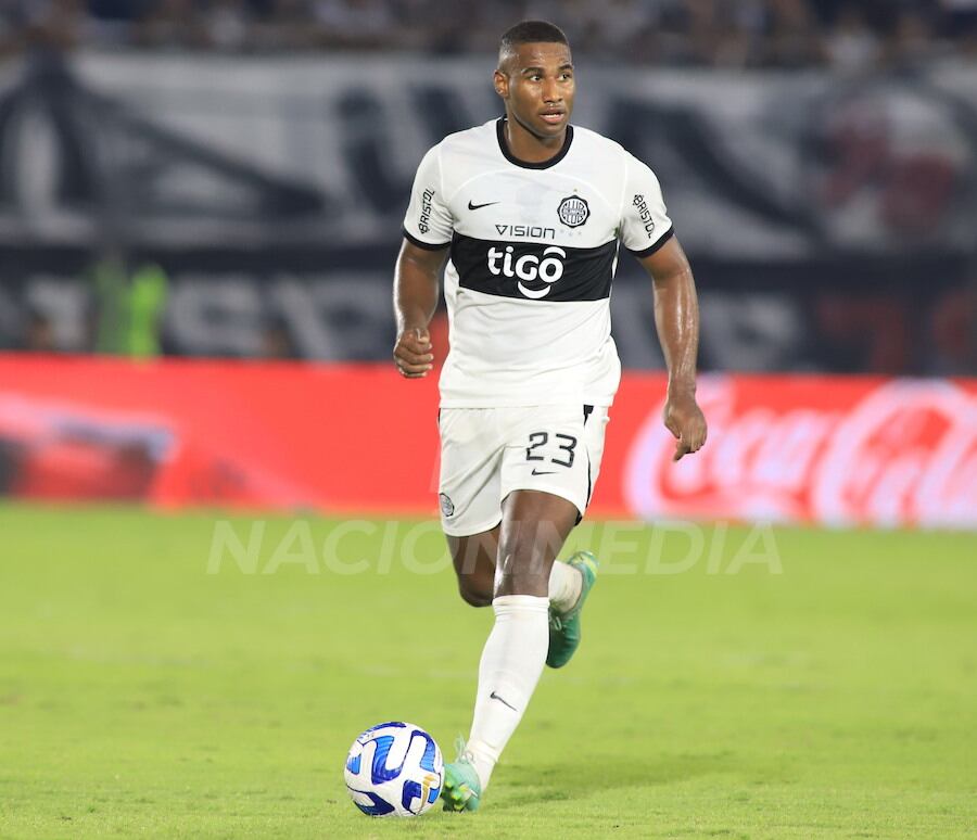 Jhohan Romaña, defensor colombiano del Olimpia.FOTO: CARLOS JURI NACIÓN MEDIA