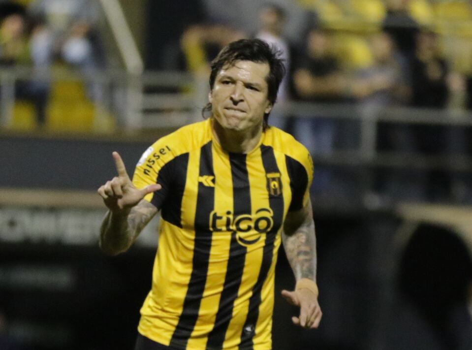 Federico Santander ya no seguiría en Guaraní (foto: Néstor Soto)