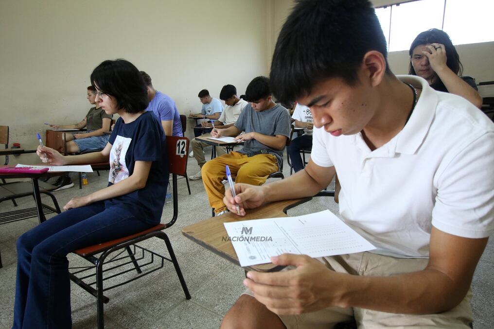 Los postulantes pueden verificar los resultados de las pruebas realizadas el sábado pasado en trece ciudades del país. Foto: Pánfilo