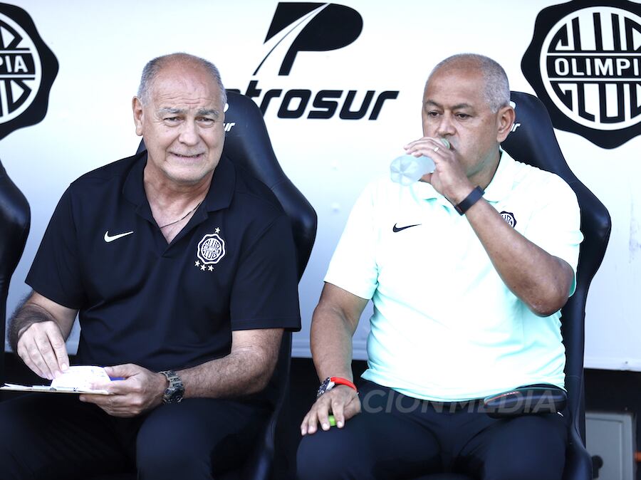 Francisco Arce (derecha), junto a su asistente Blas Cristaldo.FOTO:EMILIO BAZÁN