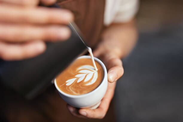 El capuccino ya ganó gran popularidad en la mayoría de las cafeterías de la región al igual que en restaurantes; pero, de acuerdo a cada país, el precio por taza o vaso puede variar. Foto: Ilustrativa / Istock