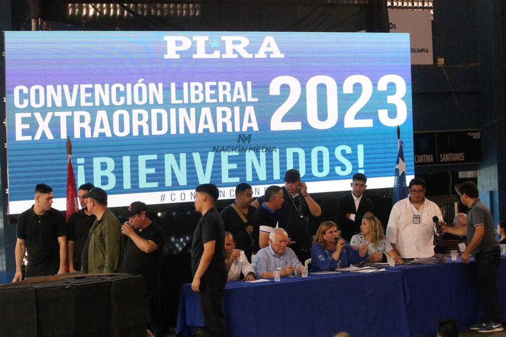 El directorio del PLRA fue notificado sobre la demanda de nulidad promovida por Efraín Alegre, acerca de la resolución de la Convención del pasado 6 de agosto. Apoderados ya trabajan en la respuesta a la demanda. Foto: Cristóbal Núñez