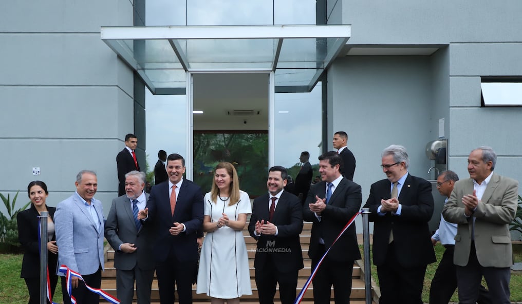 El presidente Santiago Peña destacó que el empresario paraguayo tiene todas las condiciones para ir a conquistar los mercados más exigentes a nivel internacional. Foto: Roberto Zarza