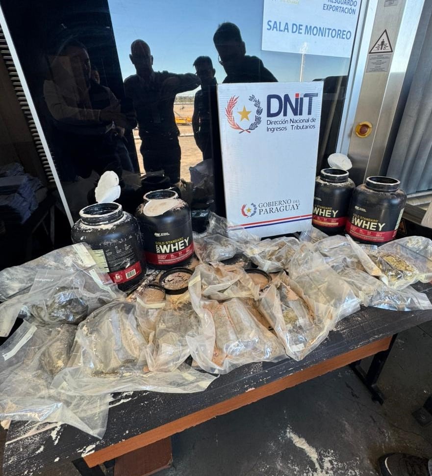Un can antidrogas reaccionó de forma positiva ante la detección del estupefaciente. Foto: Gentileza