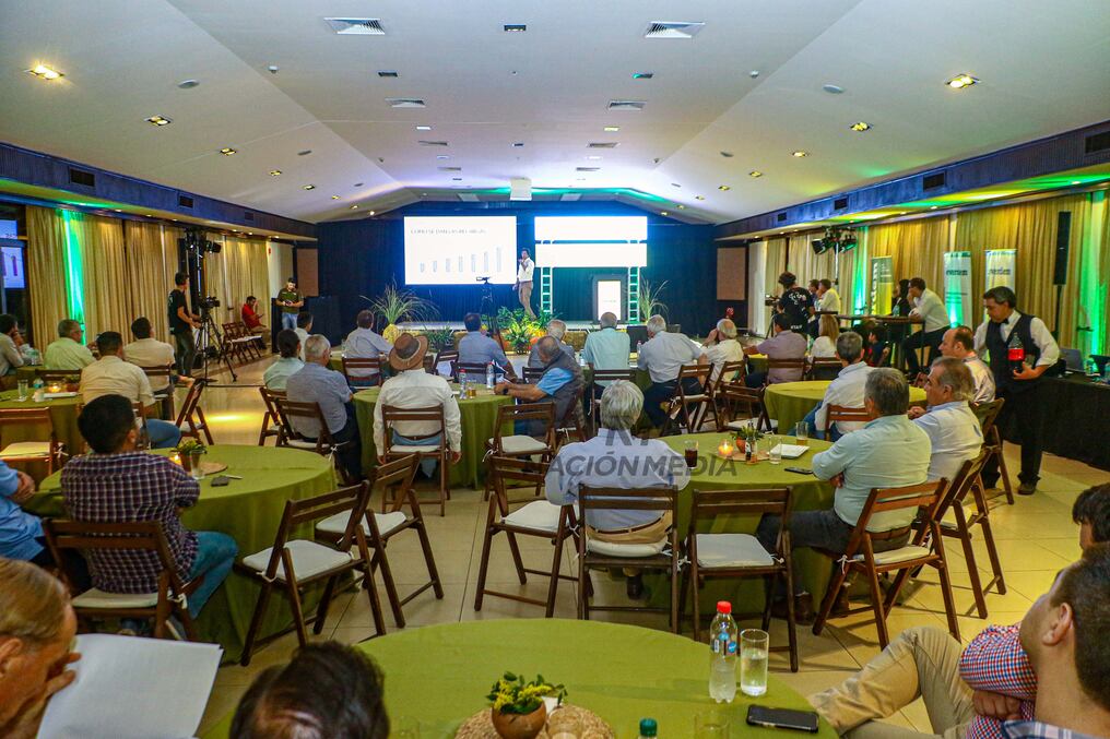El potencial chaqueño y la revolución que ya atravesó fueron aspectos destacados en la charla “El Chaco que se viene, desarrollo y agricultura” realizada por la firma Everdem, este lunes en la Expo de MRA. Foto: Eduardo Velázquez
