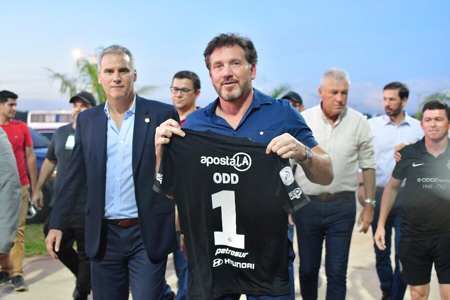 Alejandro Domínguez, hijo de ODD y presidente de la Conmebol, llegando al estadio Villa Alegre.FOTO: APF