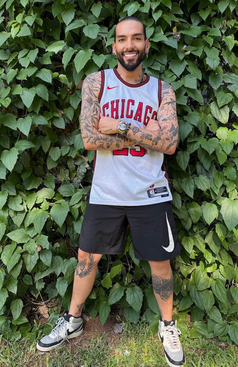 Karlinho Alujas frena rumores acerca de su salida de Tropicalia. Foto: Instagram - @karlinho88