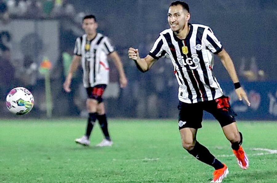 Marcelo Fernández, jugador importante del equipo de Libertad, que hoy viaja a Belo Horizonte para su partido de revancha ante Cruzeiro por Copa Sudamericana.