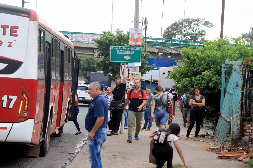 El viceministro de Transporte, Óscar Stark, habló de la necesidad de incorporar una reforma en el sistema de transporte público. Foto: Ilustrativa