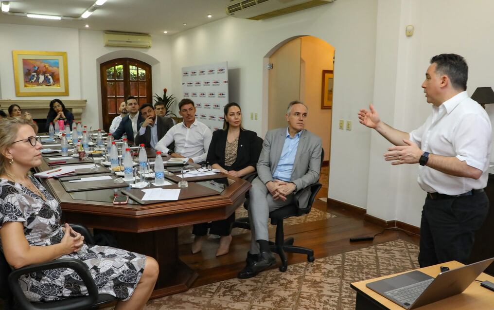 Existe un ecosistema muy importante de mipymes que necesita ser asistido financieramente, indicó el viceministro del rubro, Gustavo Giménez. Foto: Gentileza
