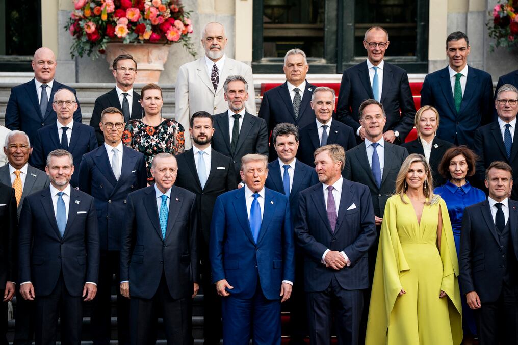 Los líderes de los países miembros de la OTAN durante la cumbre en La Haya, el 24 de junio de 2025. Foto: Haiyun Jiang/AFP