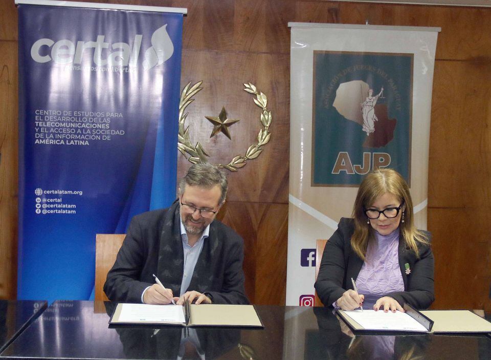 La Asociación de Jueces del Paraguay firmó un convenio con Certal para la capacitación en ciberseguridad y piratería. Foto: Gentileza
