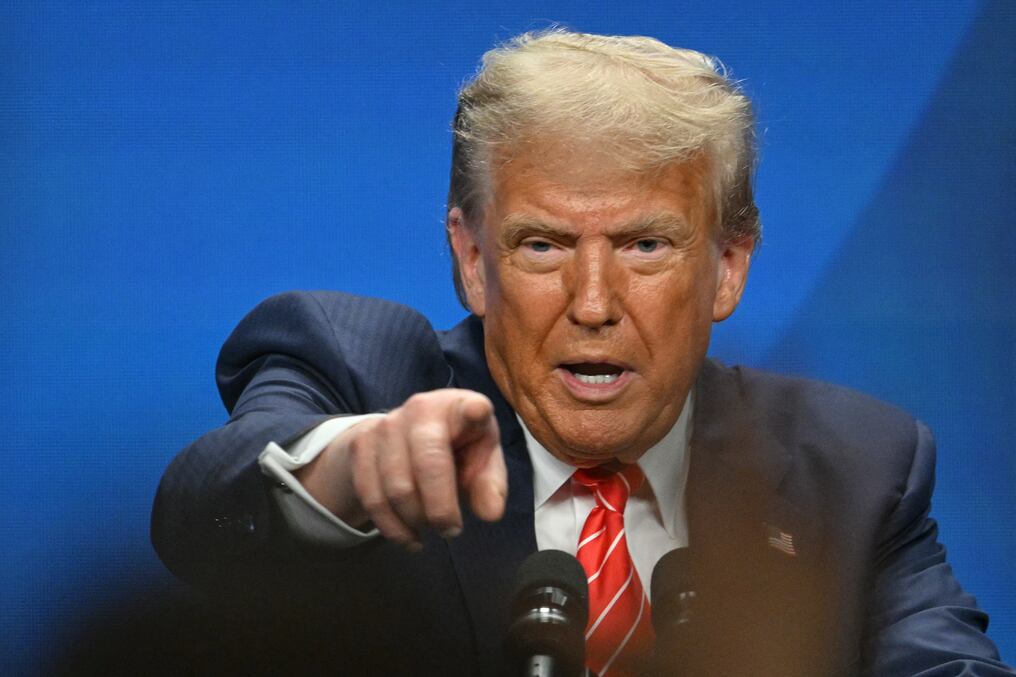 Donald Trump se dirige a la prensa durante la cumbre de la OTAN en La Haya, el 25 de junio de 2025. Foto: Nicolas Tucat/AFP