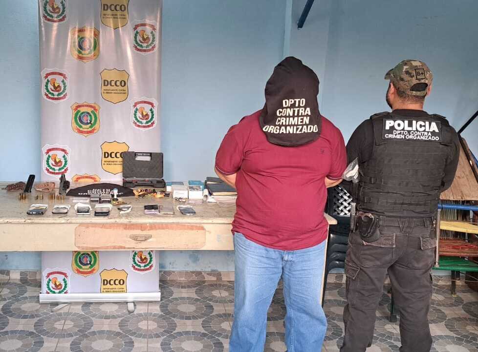 Los detenidos estarían involucrados en un esquema de estafa y extorsión que opera desde la cárcel. Foto: @policia_py