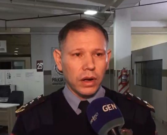 El comisario León Almirón aclaró que el plan piloto será evaluado a fin de que también sea implementado en otras sedes de Identificaciones. Foto: Captura de pantalla