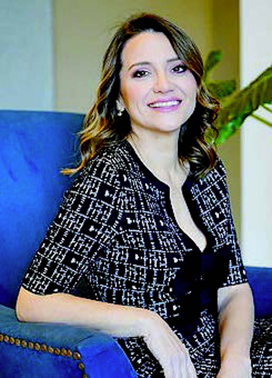 Con ms de 20 aos de trayectoria en negocios internacionales, Claudia Mendoza es una de las figuras clave para entender por qu Paraguay es un imn para inversionistas globales.