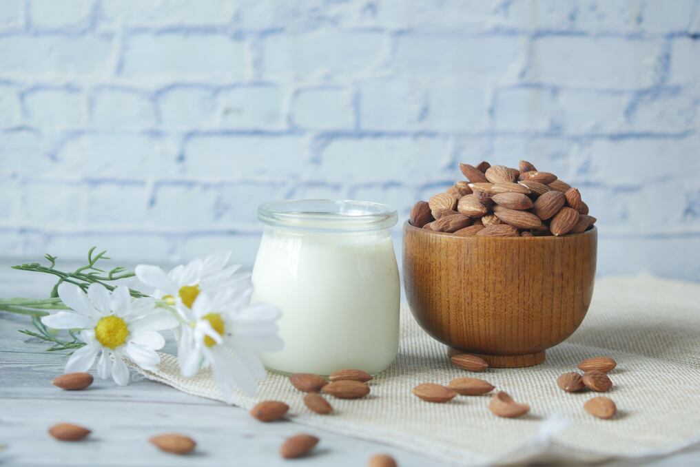 Las almendras promueven la producción de colágeno, que es importante para mantener la elasticidad y firmeza de la piel. Foto: Archivo