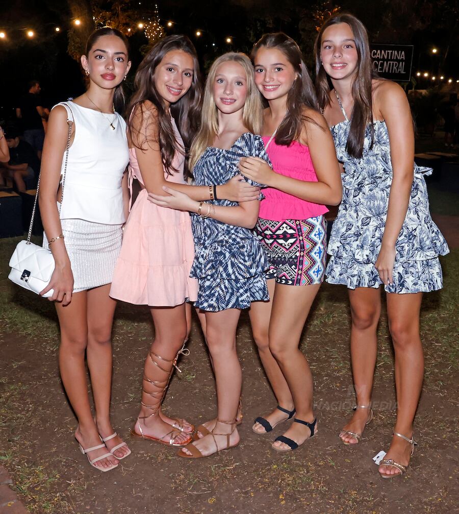 Ivana Sáenz, María José Oviedo, Giovanna Giralt, Evangelina Pérez y Stephanie Bogliacchini