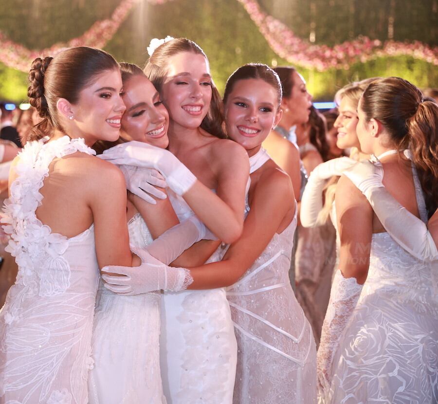 Escenas de mucha emocin y alegra protagonizaron las hermosas debutantes