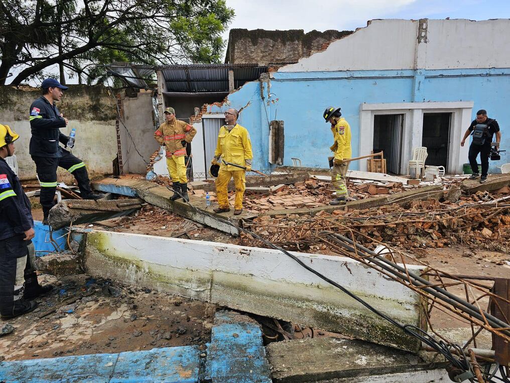 Un temporal en Caaguazú dejó destrozos a su paso, aparte de cobrarse la vida de un menor y dejar a varios pobladores heridos. Foto: Gentileza