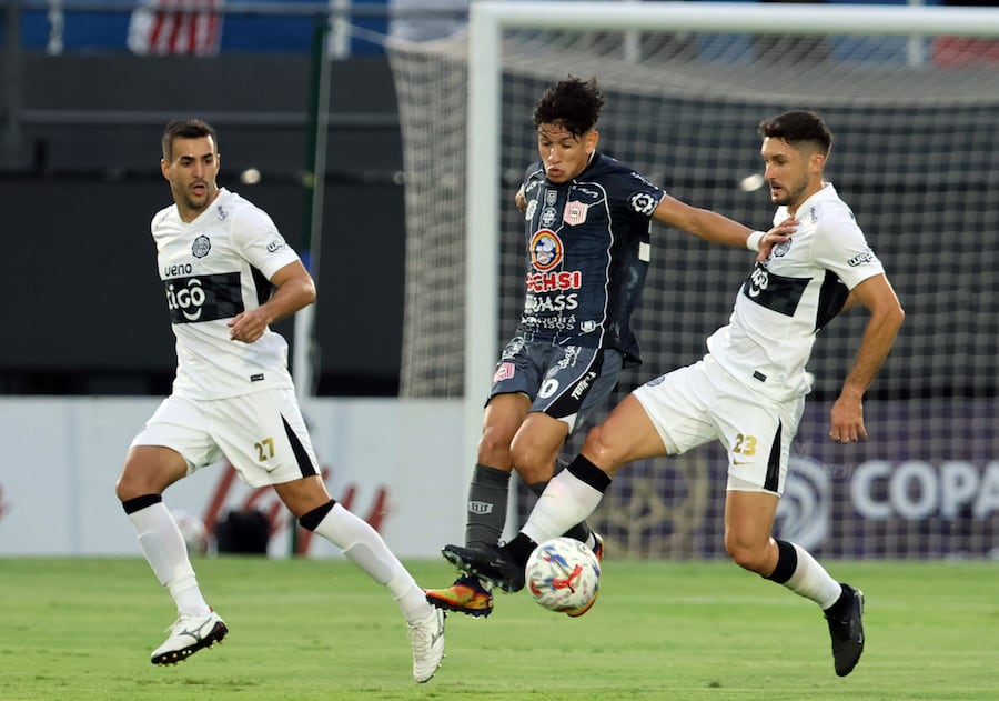 La NaciĂłn / Olimpia fue frenado por el colero San Lorenzo La NaciĂłn / Olimpia fue frenado por el colero San Lorenzo